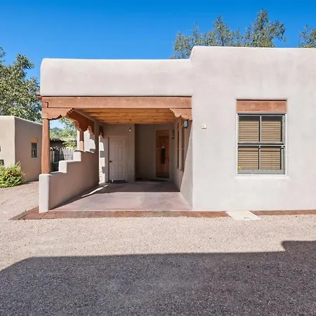 Kiva - Stunning Lovely With Kiva Fireplace, Walk To The Plaza And The Railyard Holiday home