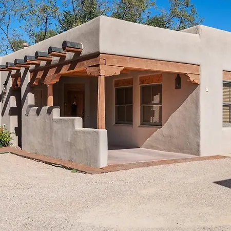 Kiva - Stunning Lovely With Kiva Fireplace, Walk To The Plaza And The Railyard Holiday home