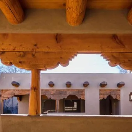 Kiva - Stunning Lovely With Kiva Fireplace, Walk To The Plaza And The Railyard Holiday home Santa Fe